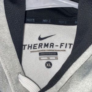 Nike. therma-fit sweatshirt. XL